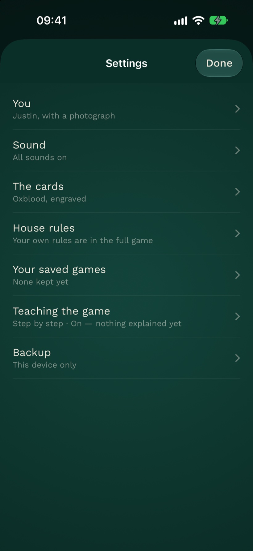 Foista's settings: house rules, a four-colour deck, court-card styles, sound, your name and photo, and iCloud backup